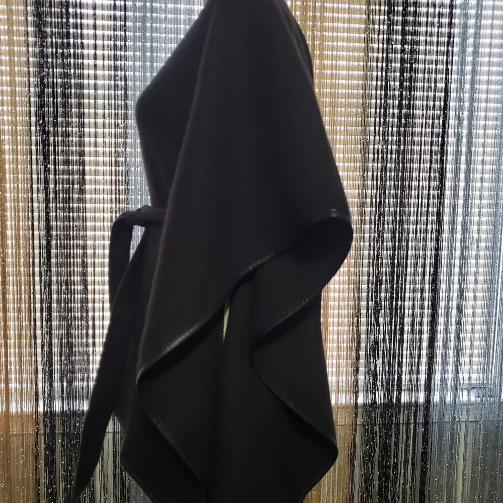 Black Shawl/Coat Nice & Warm…Jacket - Picture 3 of 7